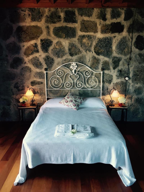 Serreta Island Home