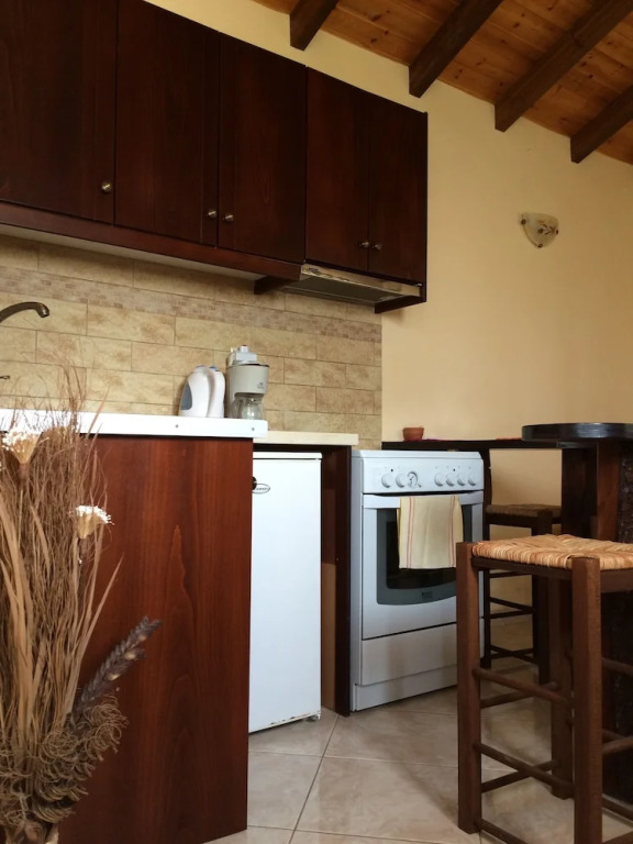 Elenas Seaside Apartments & Studios