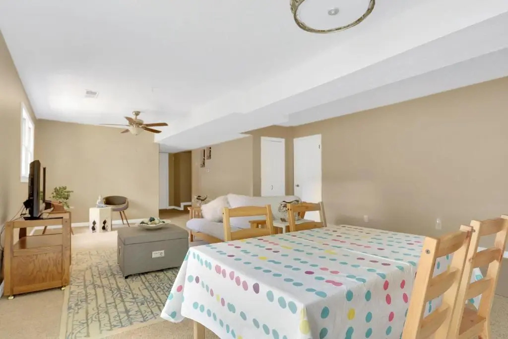 Modern Luxe Family & Groups Friendly Bungalow with Patio & Workspace