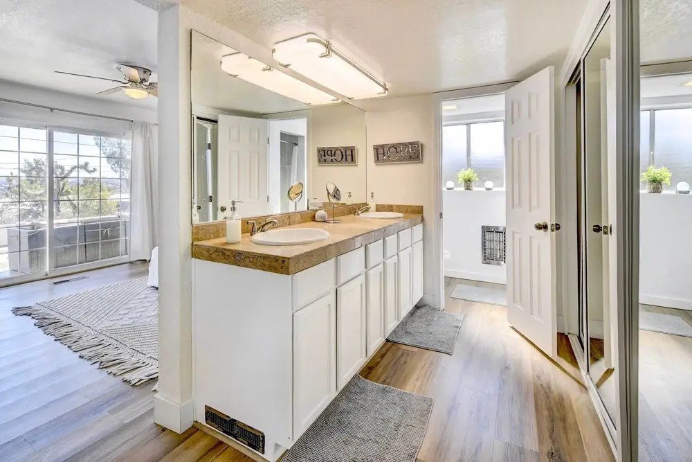 Tranquil Home w/ Pool - 14 Mi to Joshua Tree!