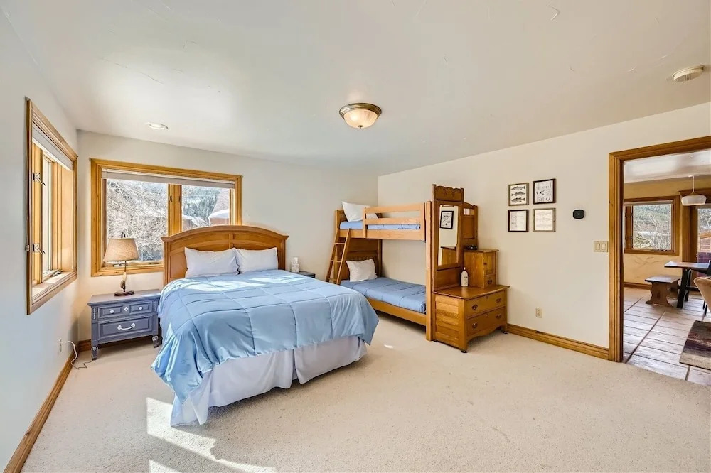 137 Rasor Drive 4 Bedroom Home by RedAwning