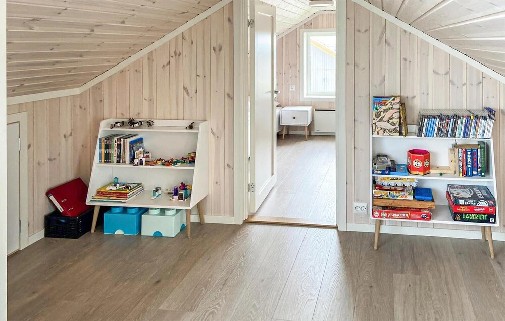 4 Bedroom Amazing Home In Færvik