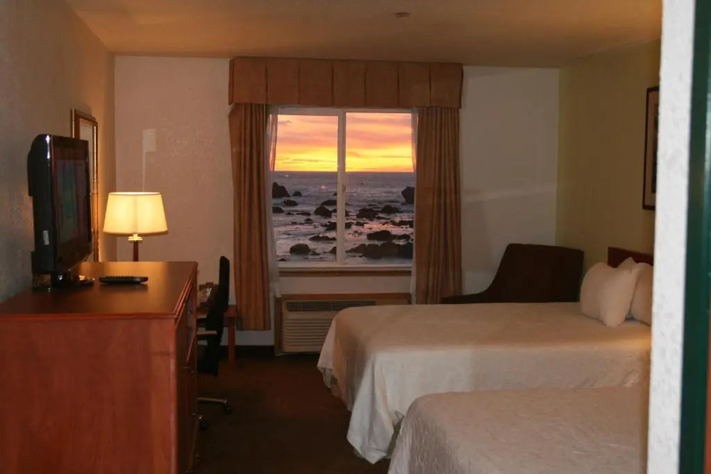 Oceanfront Lodge