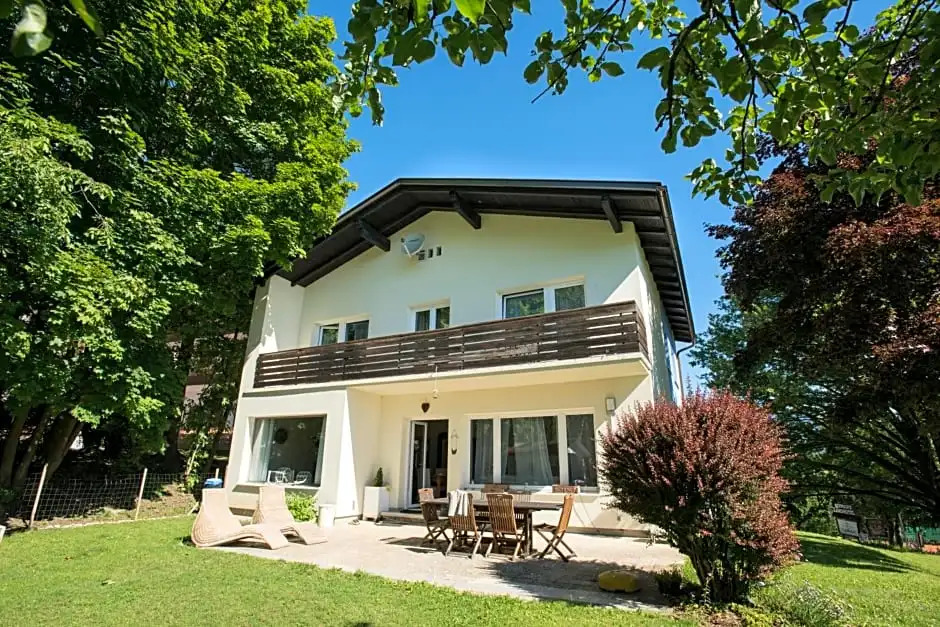 B&B Lakeview