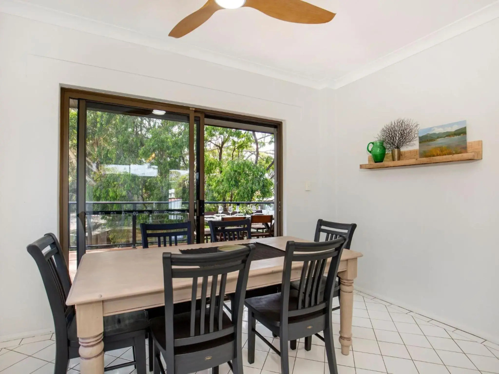 Saltbush Cottage Pet Friendly 1 Min Walk to Beach