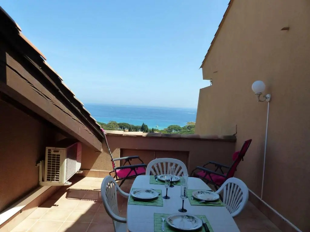 Appartement Le Lavandou, 1 pièce, 4 personnes - FR-1-308-80
