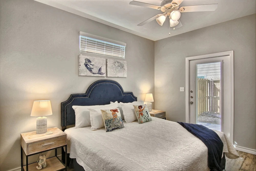 Sandy Sea-clusion 3 Bedrooms 2.5 Bathrooms Condo