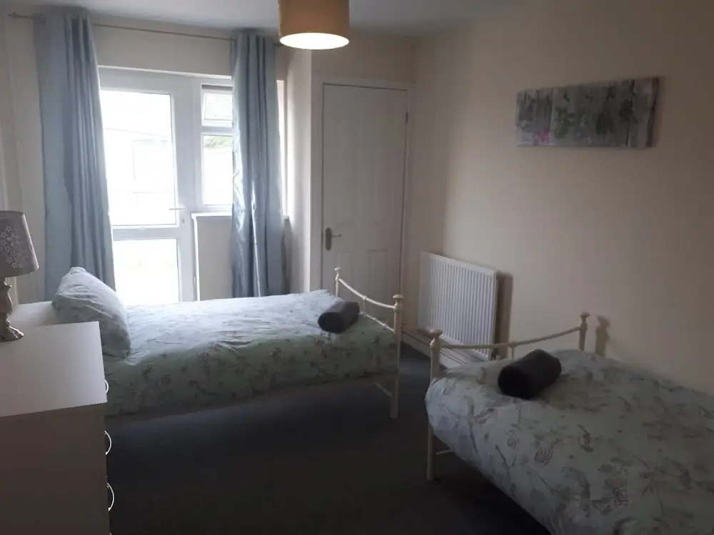 Tywn 2 Bed Apartment by Cardiff Holiday Homes