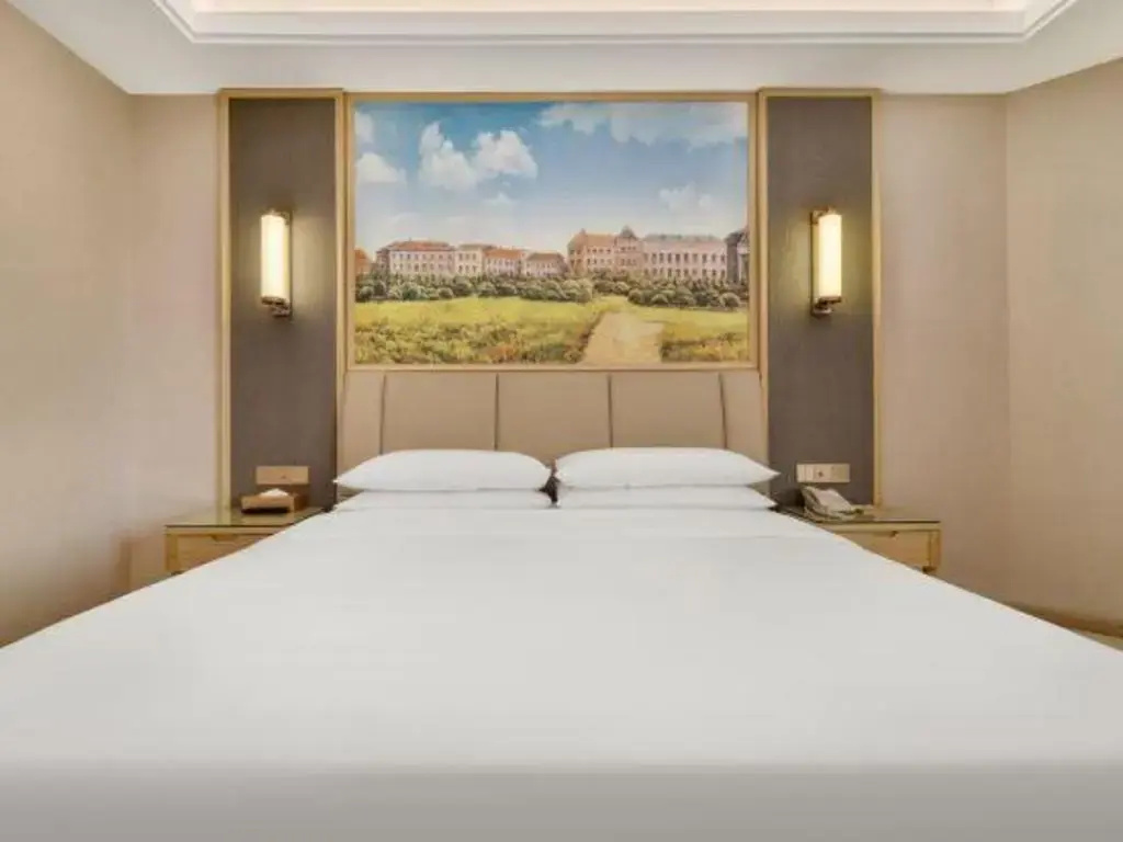 Vienna International Hotel (Chengdu Happy Valley, Dongzikou Metro Station)