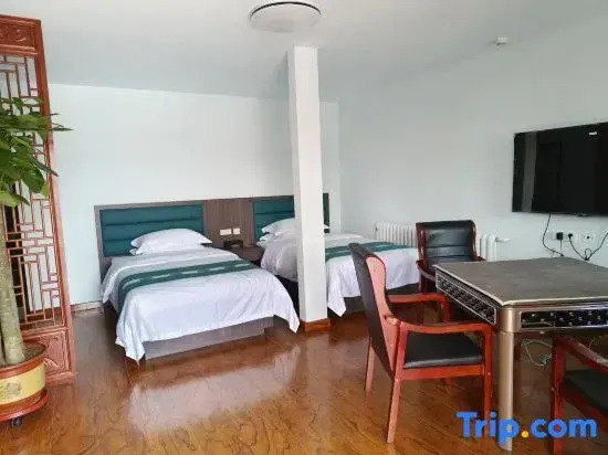 Woqiao Longju Hotel