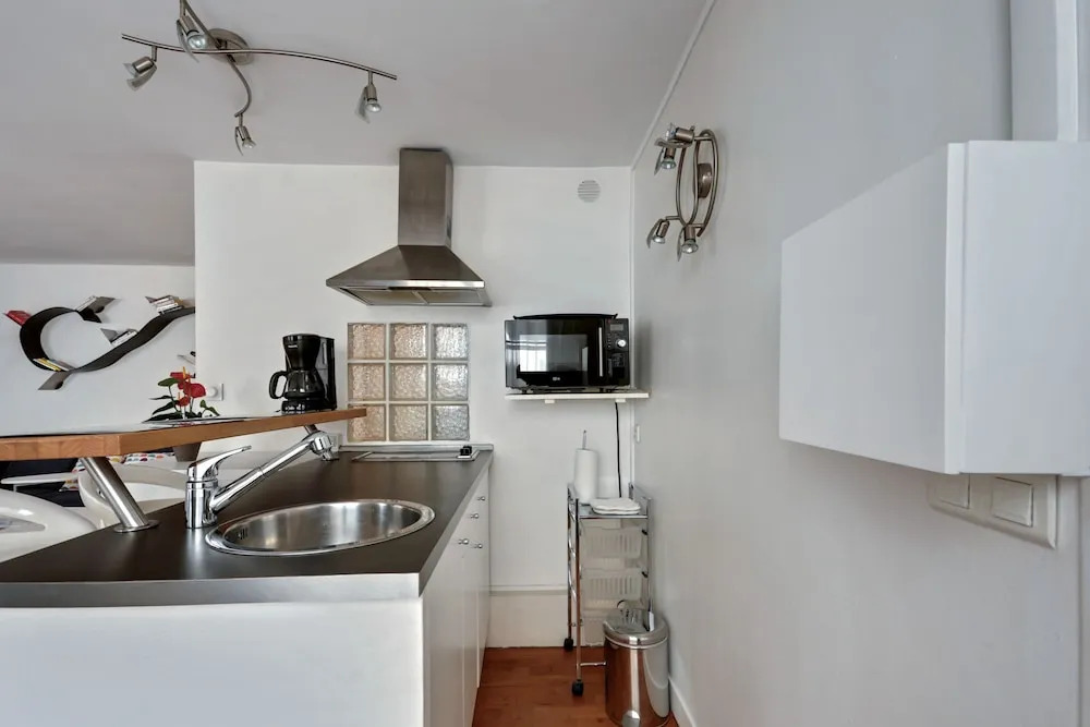 3 people apartment - Paris center by Weekome