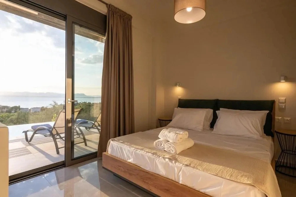 A V Luxury Apartments with Private Pools
