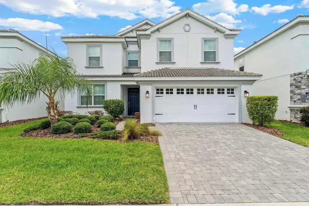 Resort Vibes At Championsgate - Home for 14 With Private Lanai