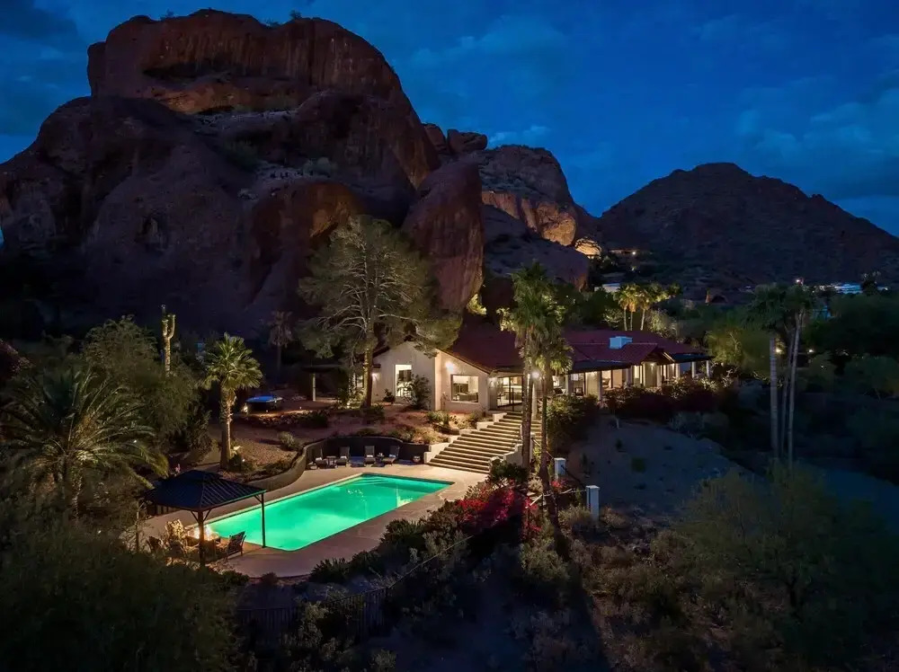 Camelback Mountain Mid-century Modern Villa City Views Pool Hot Tub