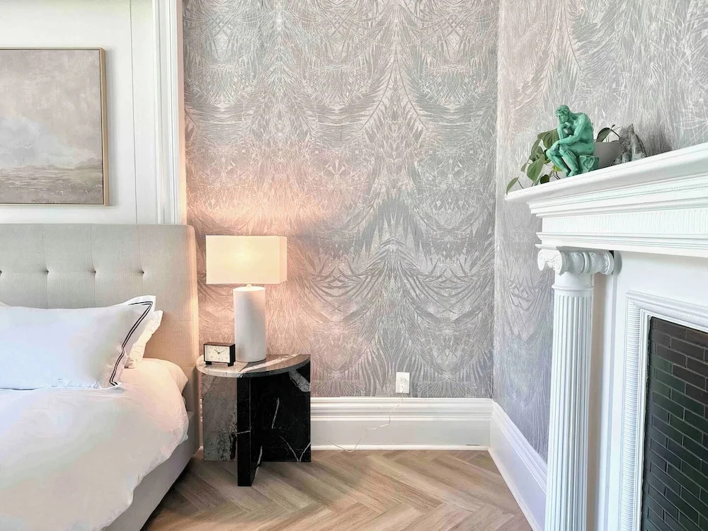 The Elliott Hotel at Highland Park