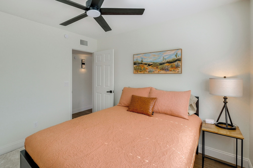 Heated Pool, Game Room: Family Home in Tempe!