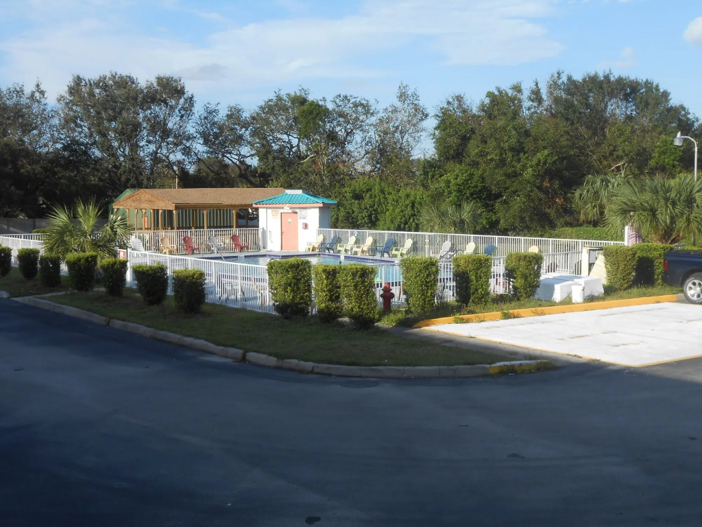 Executive Garden Titusville Hotel