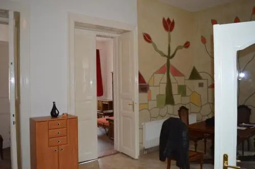 Flower Apartment