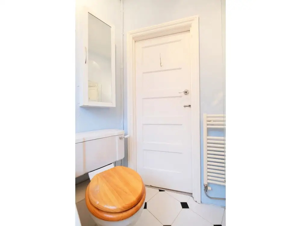 Sunny, Bohemian-style Flat For 4 in Queens Park
