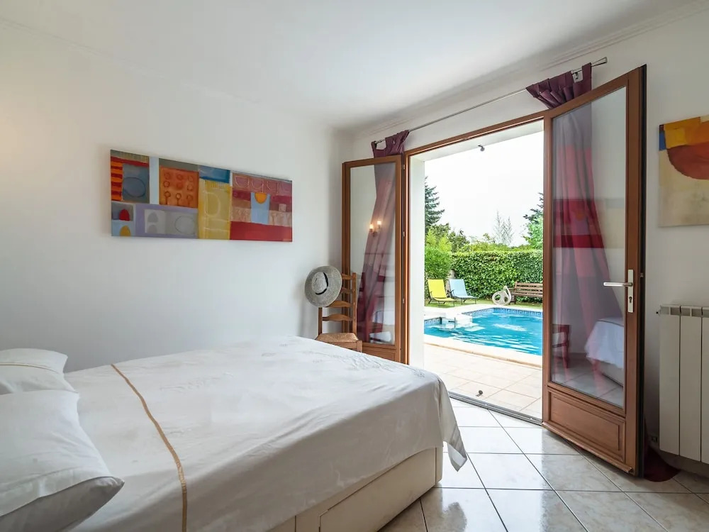 Superb Villa in Olonzac With Swimming Pool, Close to Lake