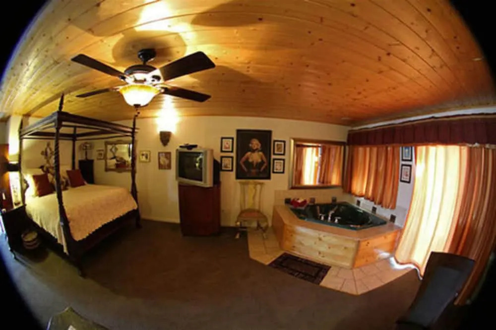 Echo Canyon Spa Resort (Adults Only)