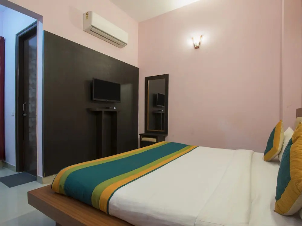 The Mango House by OYO Rooms