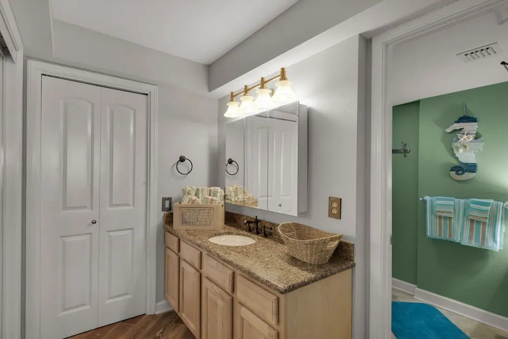 Regency Towers 702 West - Two Bedroom Condo
