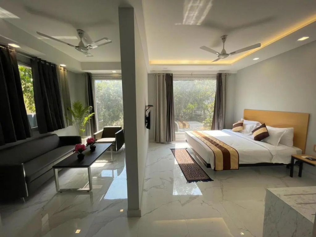 The Empire Rooms & Boutique Near Cyber City Gurgaon