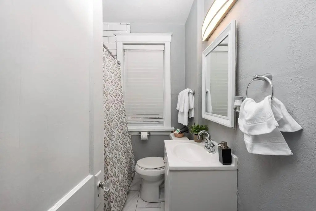 Charming & Historic 1br