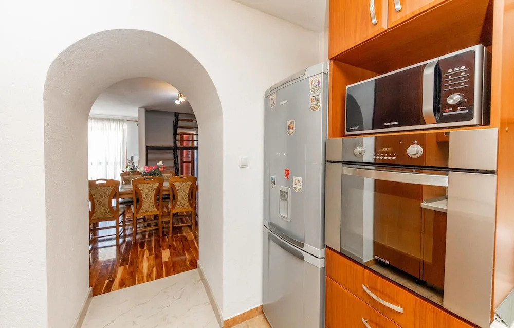 Amazing Home In Seget Donji With Wifi
