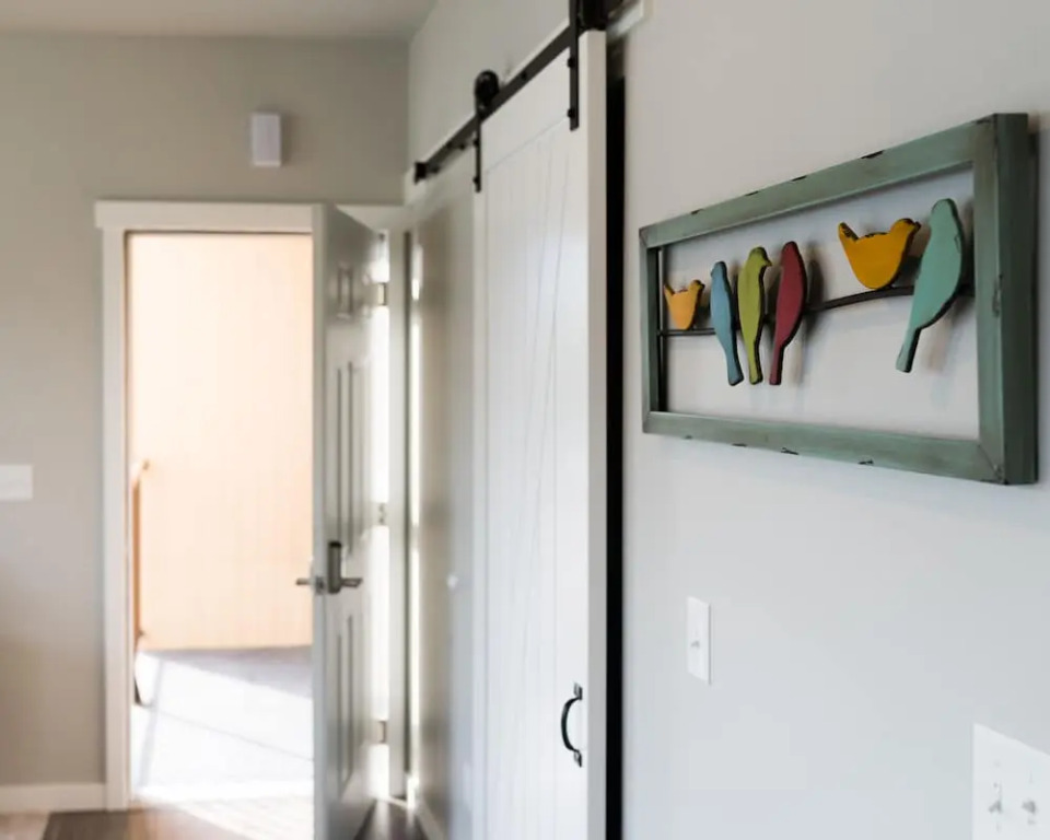 Marina's Edge Condo Walk to Restaurants, Wineries by RedAwning