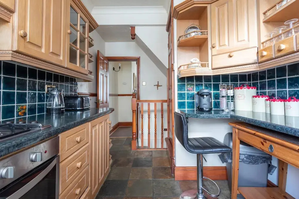 Haworth Village House - Sleeps 6 Parking & Pets