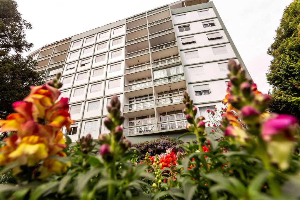 Incrível Vista com 4 Quartos e Lareira