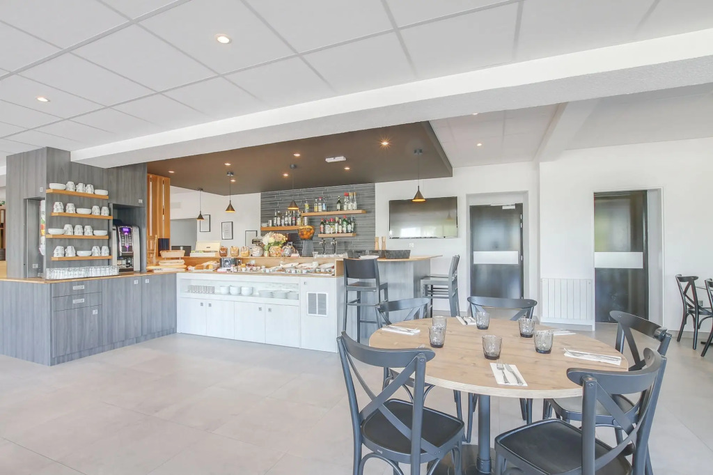 Brit Hotel Reims La Neuvillette