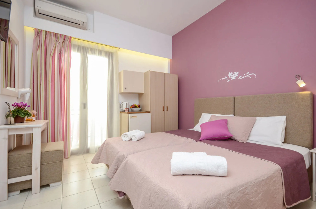 Panormos Hotel and Studios