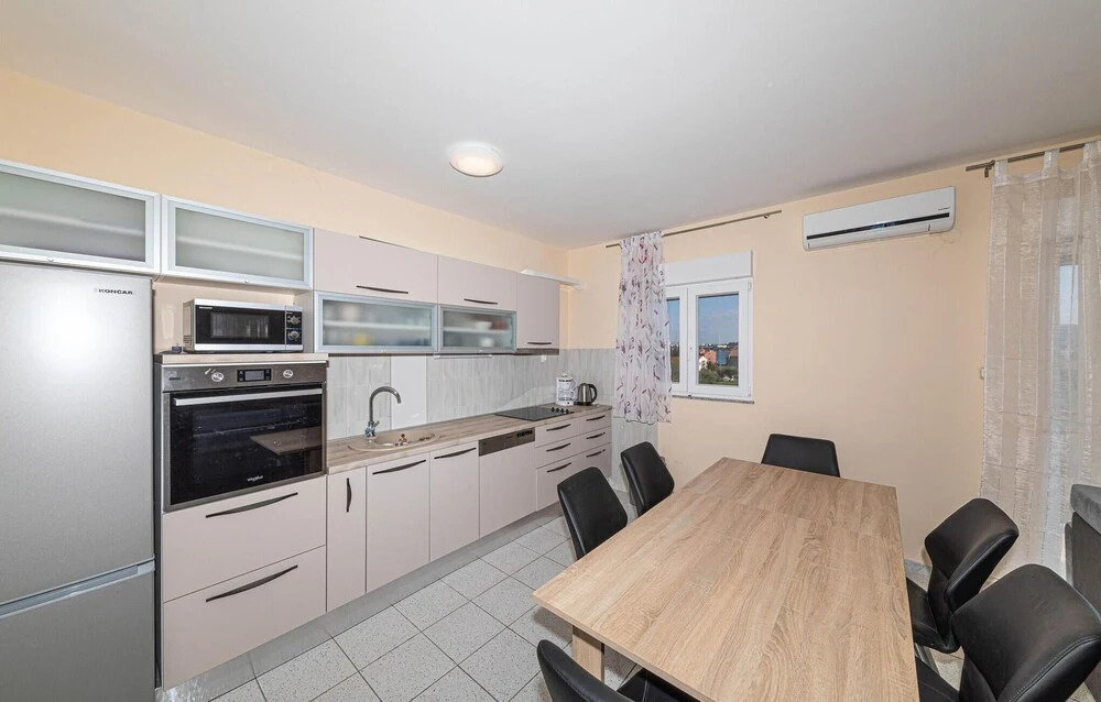 Beautiful Apartment in Kastel Sucurac With 3 Bedrooms and Wifi
