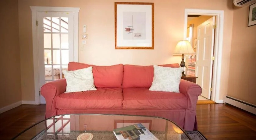 Entire Private Historic Inn Downtown Newport