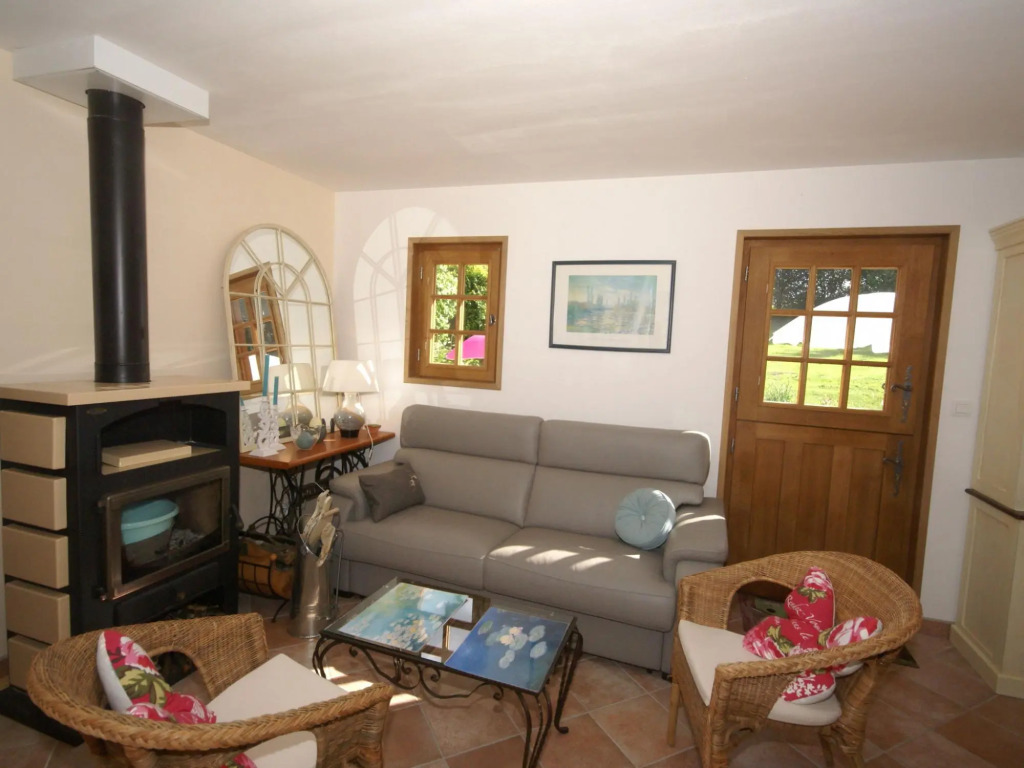 Traditional house with garden in Dampsmesnil, 15km from Giverny.
