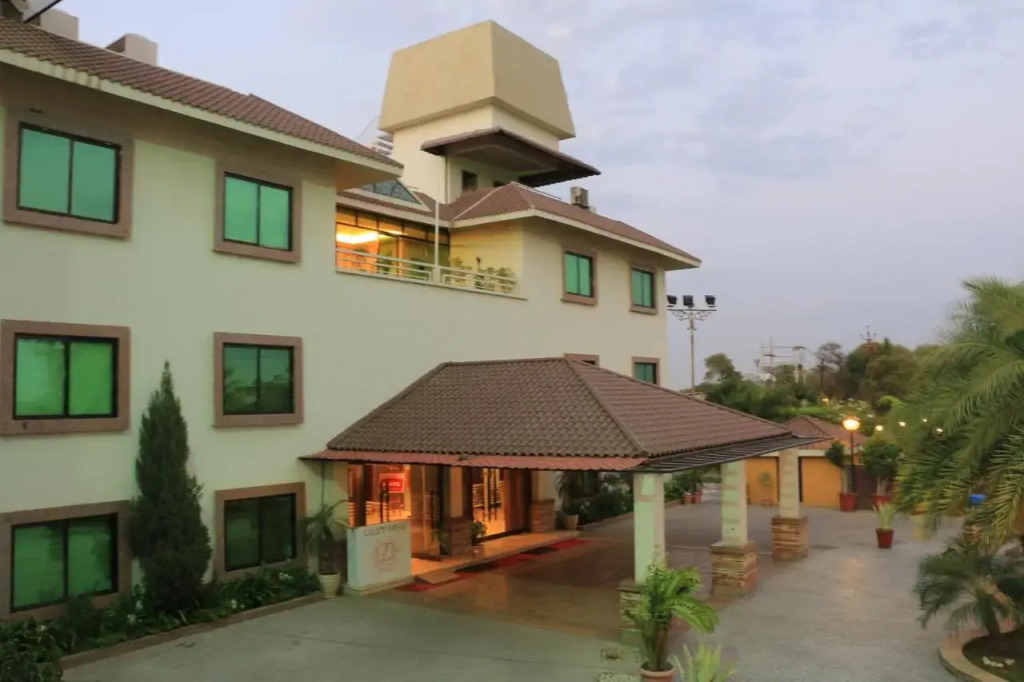 Jalsa Hotel & Banquets