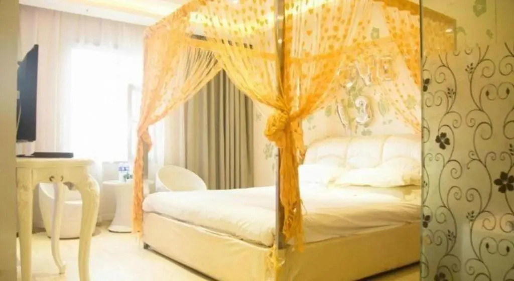 GreenTree Inn ShanXi LuLiang FengShan Road Central Park Express Hotel