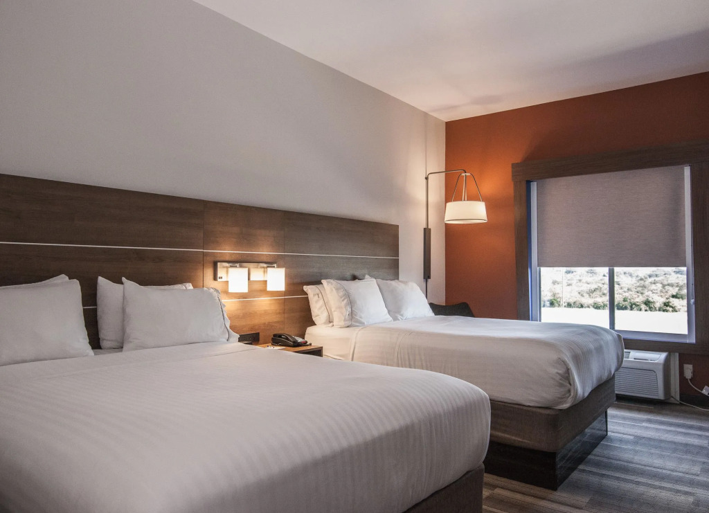 Holiday Inn Express Houston-Alvin by IHG