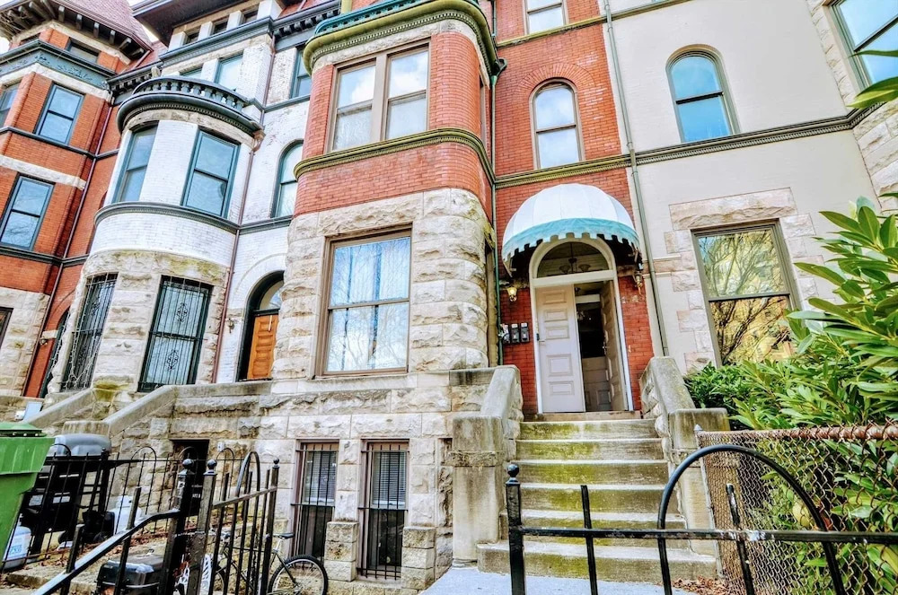 Hotspot On 17th St Nw 2br Steps To Dupont Circle 2 Bedroom Apts