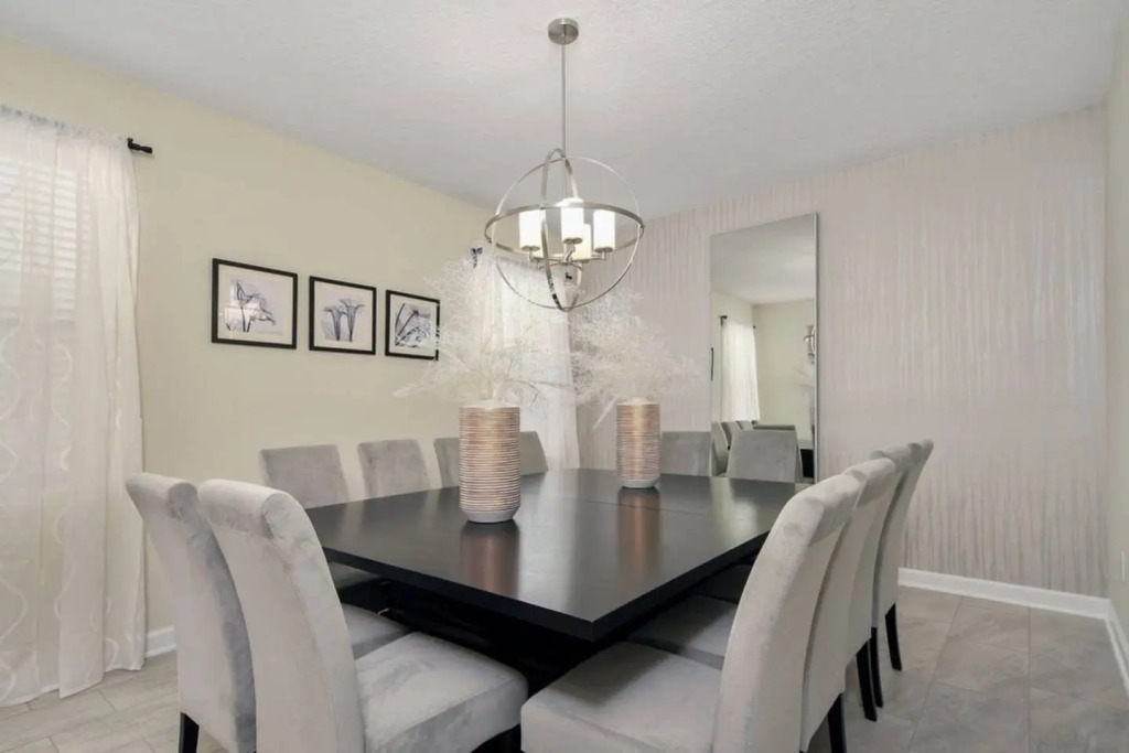 Splendid home with private pool and game room near Disney