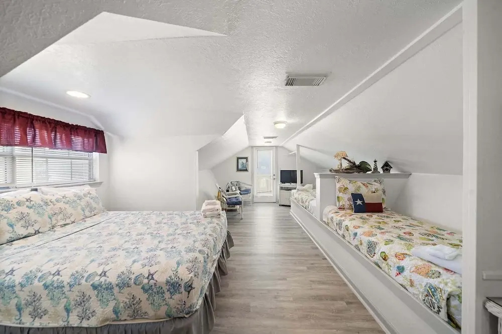 Seaview Island Getaway 3 Bedroom Home