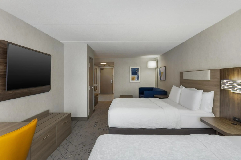 Holiday Inn Express & Suites Ottawa East-Orleans by IHG