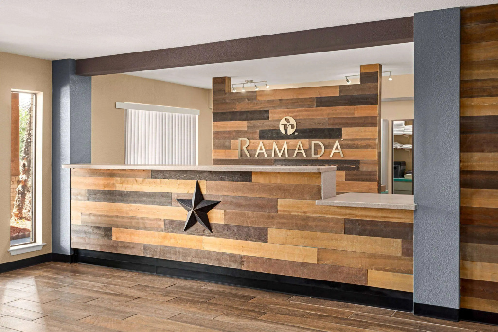 Ramada by Wyndham San Antonio Near SeaWorld - Lackland AFB