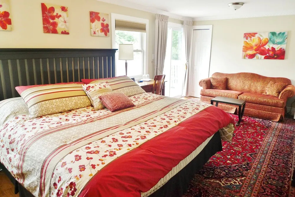 Cavendish Breeze Inn