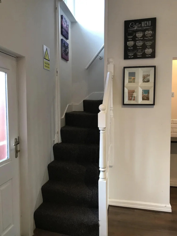 3 Bedroom House Close to M6 & M55