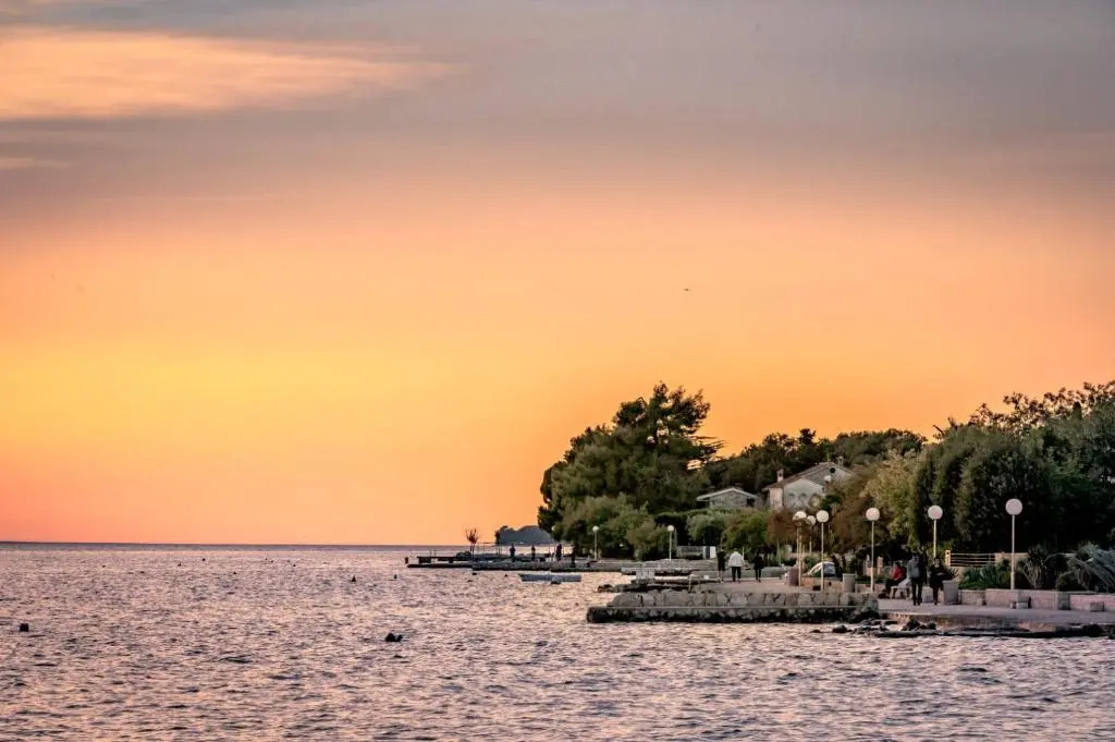 Small stone house Luka