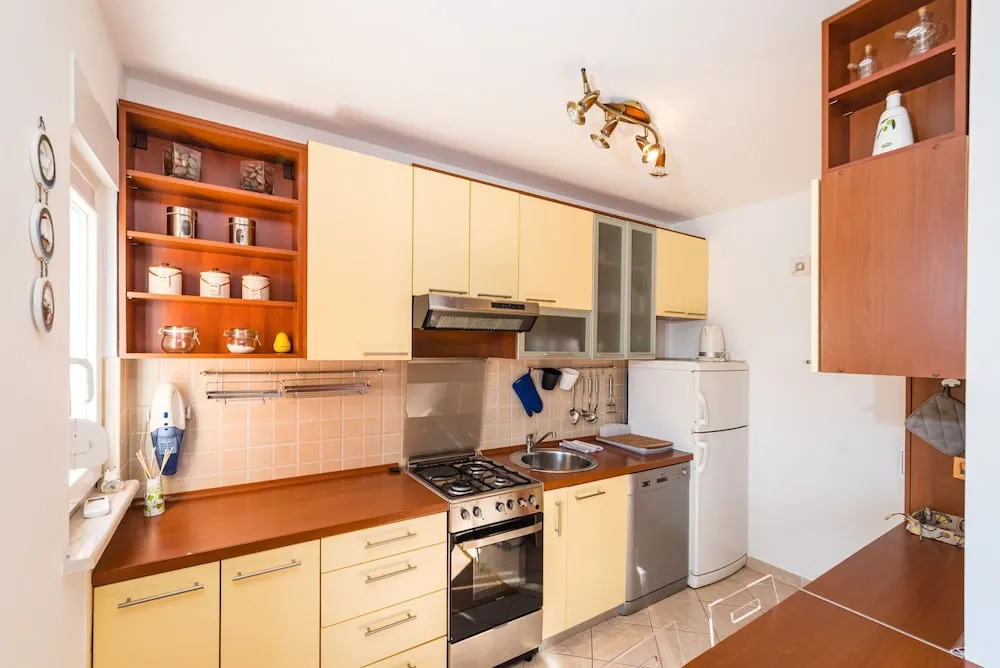 Mirella Cosy Apartment With Two Bedrooms